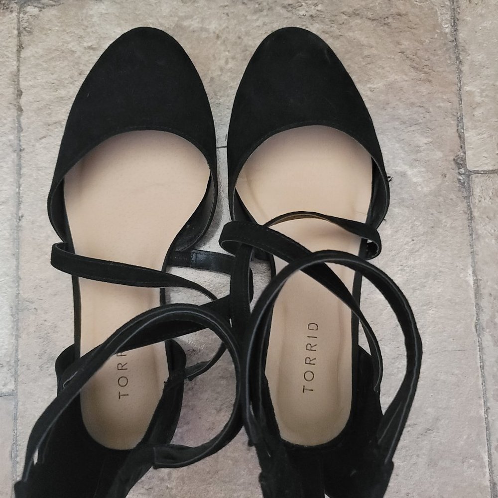 Shoes - Picture 6 of 13